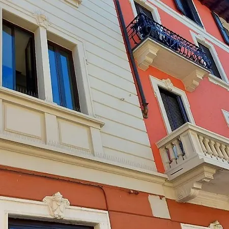 Houston House Апартаменты *